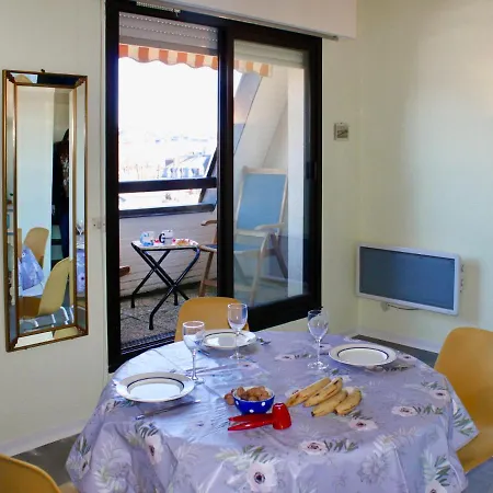 Le Plazza By Interhome Deauville